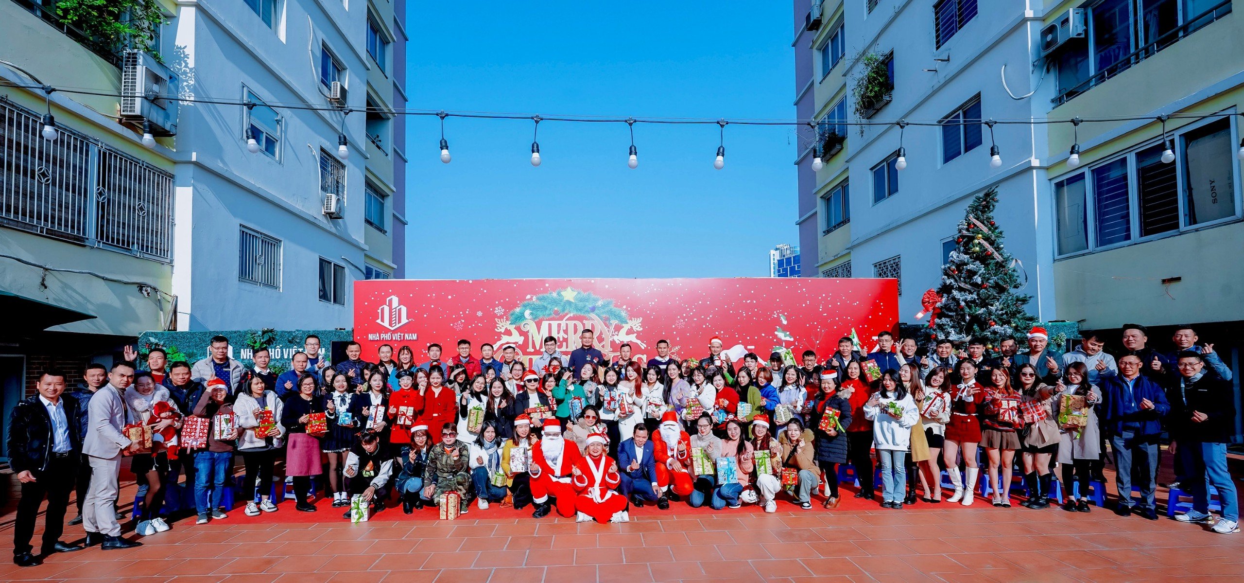 Nhà phố Việt Nam - Merry Chrismas 2023