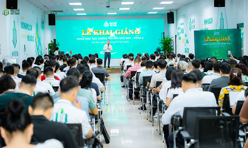 Khai giảng Khóa đào tạo Chứng chỉ Hành nghề Môi giới Bất động sản 2025 tại Hà Nội